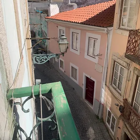 Portuguese Classic Flat At Historic Center